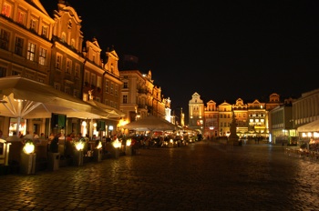 poznan-by-night